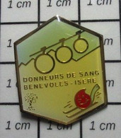 413h Pin's Pins / De Belle Qualité Et Rare / ASSOCIATIONS / DONNEURS DE SANG BENEVOLE DE L'ISERE - Associations