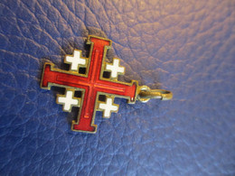 Pendentif Croix De Jérusalem / Bronze Nickelée Cloisonnée/émaillée Rouge-Blanc/  Vers 1910-1940 ?   CRX13 - Godsdienst & Esoterisme
