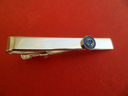 Pince à Cravate Sigle Bleu - Marque - Autres & Non Classés