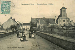 Langeron * Route De L'entrée Du Bourg Et L'église * Villageois - Other & Unclassified
