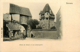 Nevers * Place * La Porte Du Croux Et Son Avant Porte - Nevers