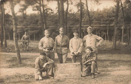 CPA Militaria - Carte Photo De Militaires Les Partisans Du Moindre Effort - Soldats En Uniforme - Regimente