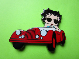 Pin's BD Betty Boop Voiture Rouge - 9C18 - Comics