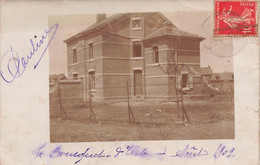 CPA Photo D'un Batiment - Maison Entourée De Grillage - Le Bousquet D'orb - 1909 - Oblitéré A Neuves Maisons - Fotografie