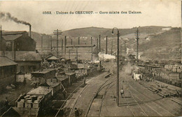 Le Creusot * Les Usines * La Gare Mixte Des Usines * Ligne Chemin De Fer * Wagons - Le Creusot