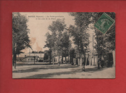 CPA  - Roye -(Somme) - La Poste Provisoire Et Un Coin De La Place  -( Tank ) - Roye