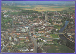 Carte Postale 62. Vitry-en-Artois Et Le Stade De Football  Vue D'avion  Très Beau Plan - Vitry En Artois