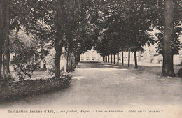 ANGERS. - Institution Jeanne D'Arc, 3, Rue Joubert. Cour De Récréation - Allée Des "Grandes" - Angers