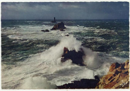 GF, (29) 425, Pointe Du Raz, Jos MX 692, Le Phare De La Vieille Un Jour De Tempête - La Pointe Du Raz