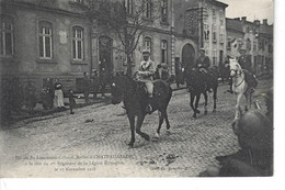 57 - CHATEAU SALINS - T.Belle Et Rare Vue Animée De L'entrée Du Lieutenant Colonel - Chateau Salins