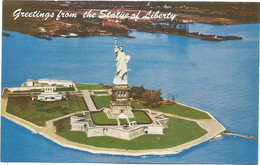 AC2625 New York - Greetings From The Statue Of Liberty / Non Viaggiata - Statue Of Liberty
