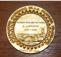 Magnique Médaille Bronze Doré De Meunier "Ass. Nation. De La Meunerie Française - Grands Moulins De Paris" Moulin - Professionnels / De Société