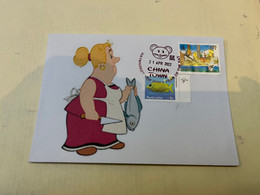 (1 L 52) Asterix  - (ladies Fishwomen) !  Fish Stamp + Asterix Guernsey Stamp - Andere