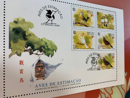 Macau Stamped Brochure Birds 1995 - FDC