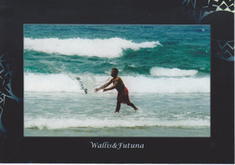 OCEANIE - WALLIS ET FUTUNA - PECHE SUR LE RECIF  - FUTUNA - PECHEUR AU FILET - Wallis E Futuna