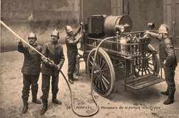 Sapeurs Pompiers * N°93 * Lmanoeuvre De La Pompe électrique * Paris Fireman Pompier - Bombero