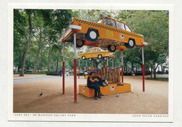 AK 080412 USA - New York City - Taxi Art In Madison Square PArk - Plaatsen & Squares