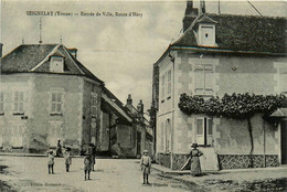 Seignelay * Route D'héry Et Entrée De La Ville * Villageois - Seignelay