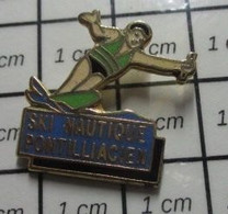 413g Pin's Pins / Beau Et Rare / SPORTS / SKI NAUTIQUE PONTILLACIEN   Attttttttttention La Chute ! - Sci Nautico