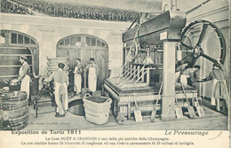 ITALIE  TURIN Exposition 1911  " La Casa MOET & CHANDON "  Le Préssurage - Exposiciones