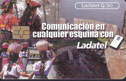 TARJETA DE GUATEMALA DE LADATEL DE COMUNICACION EN CADA ESQUINA - Guatemala