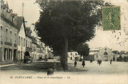 Pont L'abbé * La Place De La République * Les Halles - Pont L'Abbe