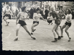 Saint Josse-ten-Noode - Chaussée De Louvain , Place St Josse - Basketball Photos 1950 - St-Joost-ten-Node - St-Josse-ten-Noode