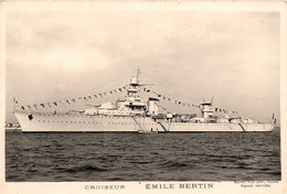 Bateau * Carte Photo * Le Croiseur Emile BERTIN * Navire De Guerre * Militaria - Guerra