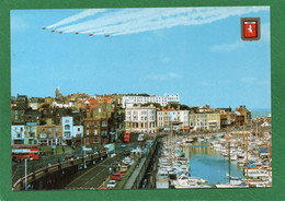 Ramsgate The Red Arrows Over  . Située Sur La Côte Nord-Est Du Comté De Kent. CPM - Ramsgate