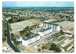 LA MONTAGNE - Les HLM Et Place Du Marché - La Montagne