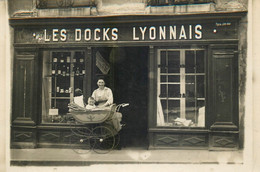 LYON - IX° ARRONDISSEMENT  - MAGASIN "LES DOCK LYONNAIS" LYON-VAISE - RARE CARTE PHOTO - TRES BON ETAT - Lyon 9