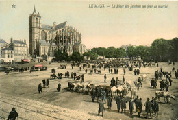 Le Mans * La Place Des Jacobins Un Jour De Marché * Foire Aux Bestiaux - Le Mans