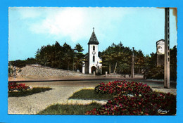 Delcampe - (RECTO / VERSO) QUEND PLAGE LES PINS EN 1965 - N° 557 - LA PLACE DES FLEURS - FLAMME CACHET HEXAGONAL - FORMAT CPA - Quend