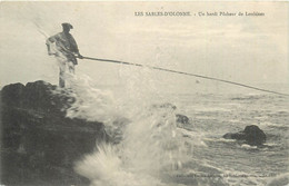 LES SABLES D'OLONNE - Un Hardi Pêcheur De Loubines. - Pêche