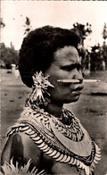 MISSION DE PAPOUASIE / JEUNE FEMME ORNEE - MEKEO - Papouasie-Nouvelle-Guinée