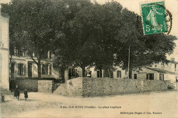 Ile D'yeu * Place Lapilaye * Mairie * Buvette - Ile D'Yeu