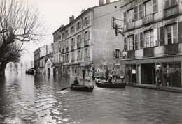 Macon Inondations 1955 Rue Gambetta  Magasin Motos Monet Goyon - Inondations