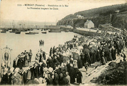 Morgat * La Bénédiction De La Mer * La Procession Longeant Les Quais * Fête Religieuse Cérémonie - Morgat