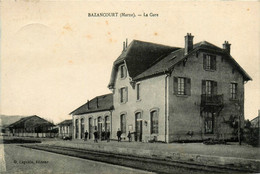 Bazancourt * La Gare Du Village * Ligne Chemin De Fer - Bazancourt