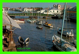 BELIZE CITY, BELIZE - SWING BRIDGE CROSSES HAULOVER CREEK -  CUBOLA POSTCARDS - - Belice