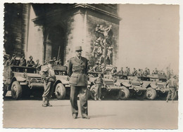 CPSM - PARIS - Le Général Koenig à L'Arc De Triomphe Avec Les Troupes De L'armée Leclerc - Weltkrieg 1939-45
