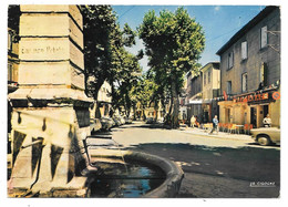 13 - TRETS - Place De La République - La Fontaine - Editions La Cigogne N° 13.110.15 - 1983 - Trets