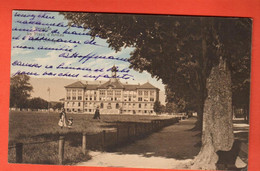 ZRW-15  Yverdon Place D'Armes Et Le Collège. ANIME.  Circulé 1915 - Yverdon-les-Bains 