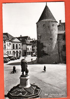 ZRW-20 Yverdon Les Bains, Place Pestalozzi  Petite Animation  Rouge 3968 - Yverdon-les-Bains 