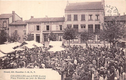 42-CHAZELLES-SUR-LYON-PLACE POTERNE UN JOUR DE MARCHE - Autres & Non Classés