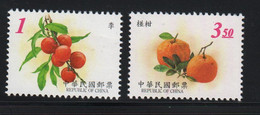 Taïwan (Formose)  Y 2599, 2600; M 3342, 3343; **  Fruits; Prune, Mandrine, - Unused Stamps