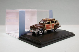 Oxford - CHRYSLER T & C Woody Wagon 1942 Marron Voiture US Neuf HO 1/87 - Road Vehicles