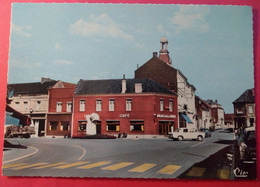 59 - ANICHE - CPSM EC 202.22 - Le Carrefour Et Le Monument Du Travail - (avec Le Palais De La Bière ) - éd CIM - Simca - Aniche