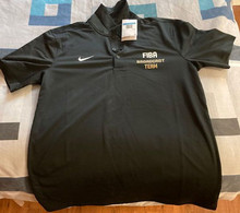 FIBA Final (Berlin,Germany) EuroBasket 2022 Broadcast Team Nike T'Shirt (brand New) Mens.Suggested Retail $ 44,00 - Abbigliamento, Souvenirs & Varie