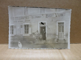 BROUT VERNET (03) Carte Photo Façade Du Bureau De Poste Animation - Otros & Sin Clasificación